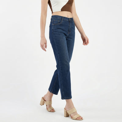 Women's straight-fit blue jeans