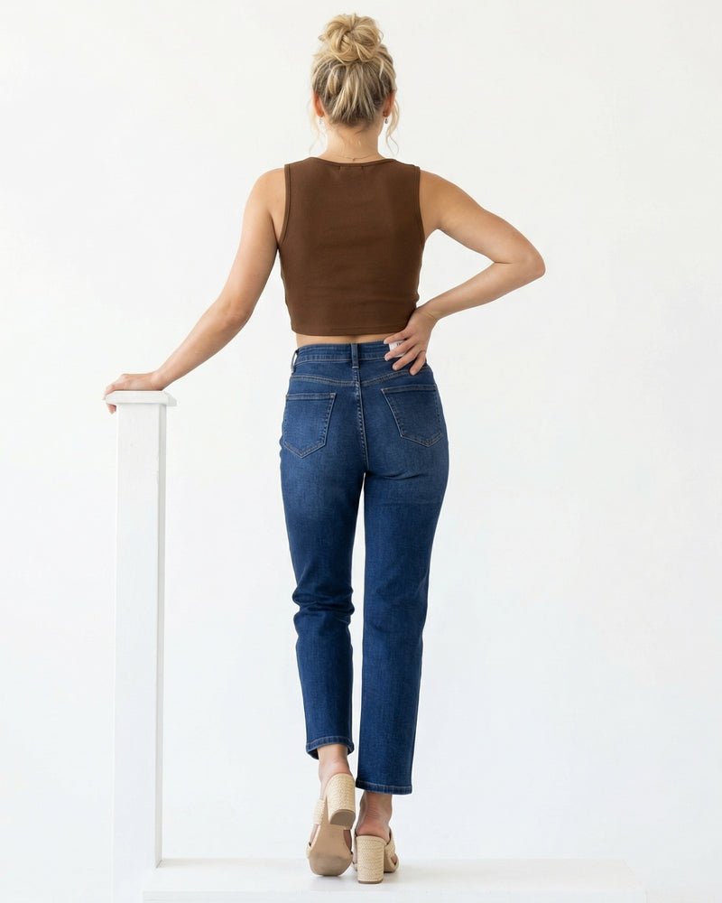 Women's straight-fit blue jeans