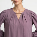 Elegant V-Neck Crop Top in Dusty Purple