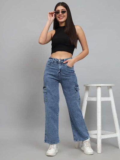 Women's wide-leg cargo pants with insert pockets