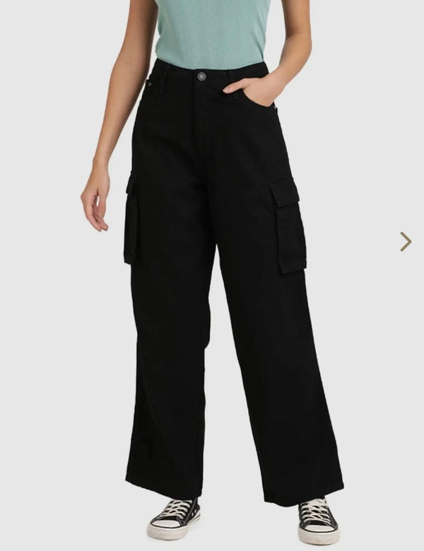 black wide-leg cargo pants for women's