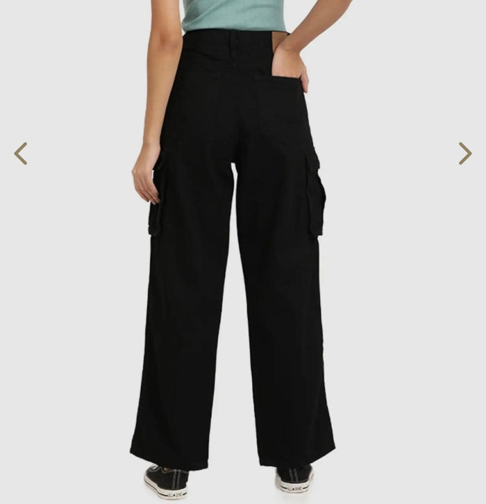 black wide-leg cargo pants for women's