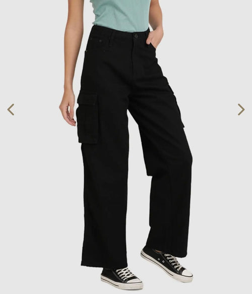 black wide-leg cargo pants for women's